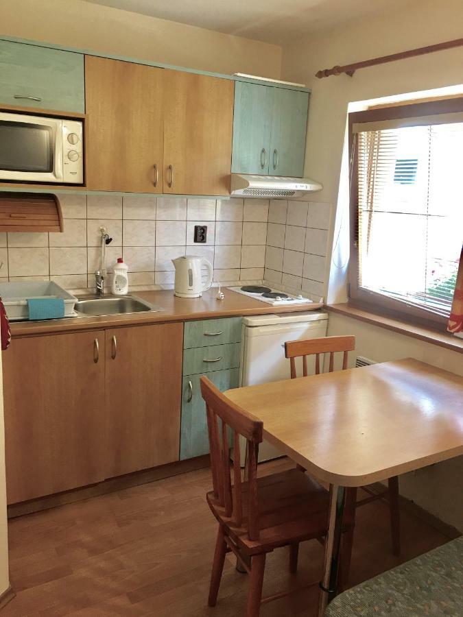 J&M Privat Apartment Zavazna Poruba ภายนอก รูปภาพ